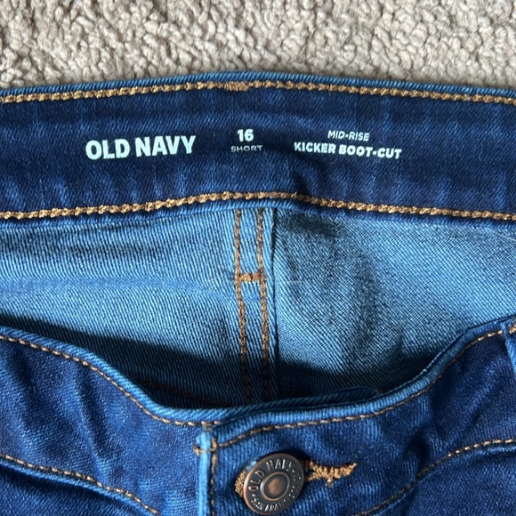 Mid Rise Kicked Book Cut 16 Short Old Navy - Picture 2 of 5